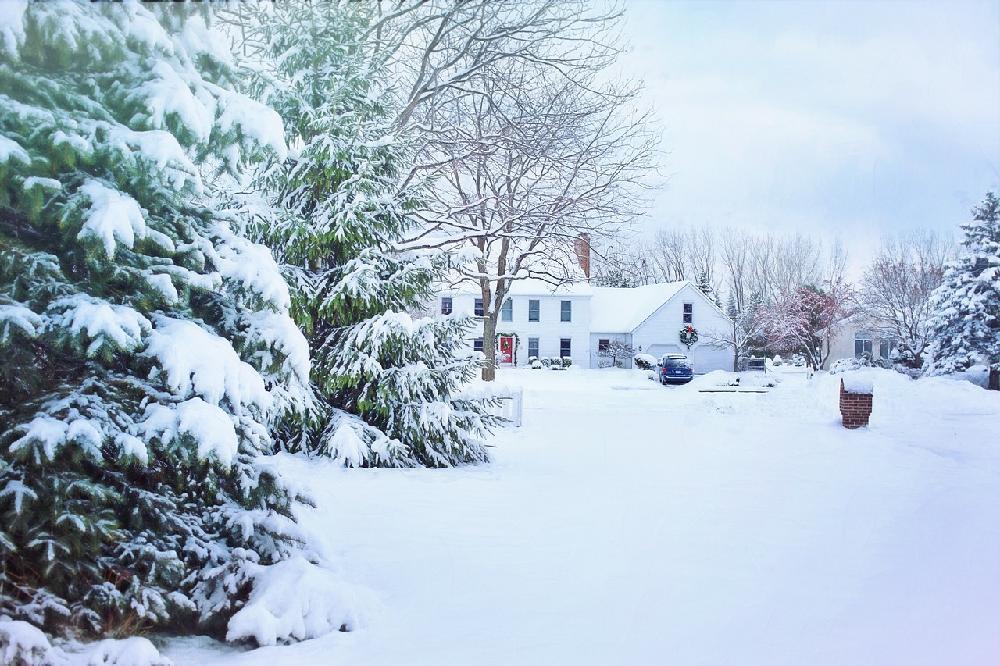 Jak zabezpieczyć dom na zimę w stanie surowym zamkniętym?